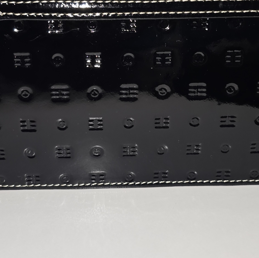 Luxury Black Patent Leather Shoulder Bag - Picture 3 of 9